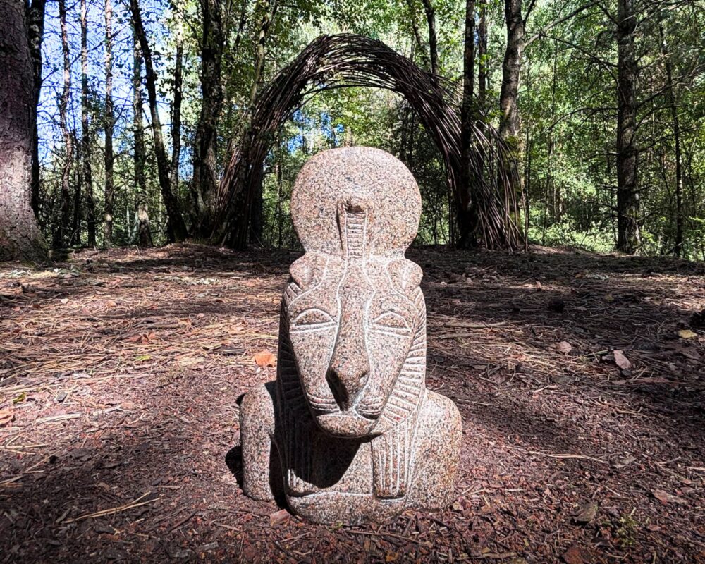 Sekhmet chillin at Lions Gate-2-3 Sekhmet chillin at Lions Gate-2-3